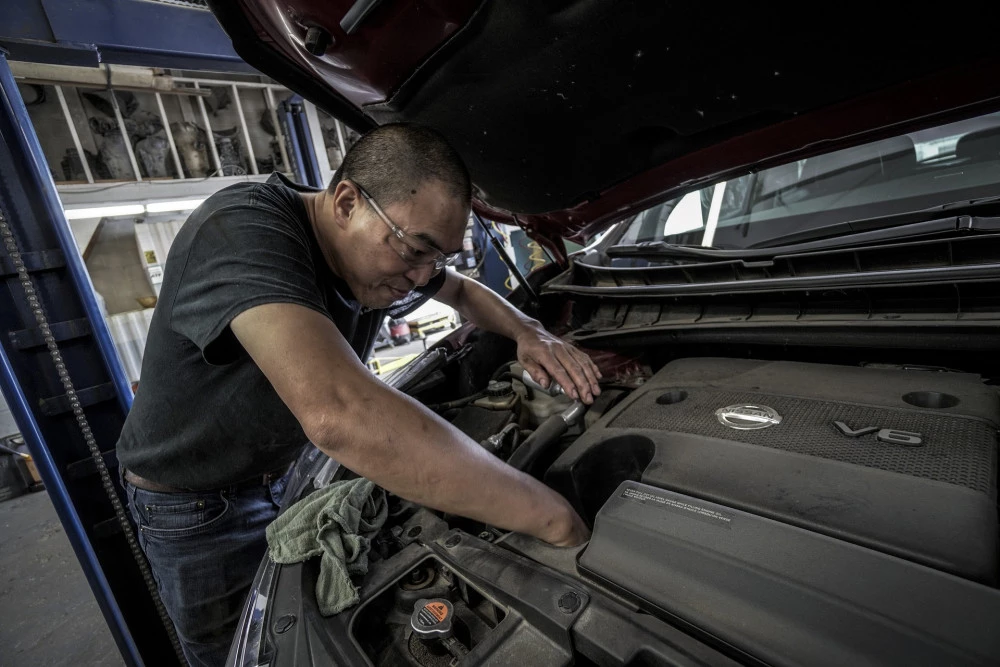 Car mechanic